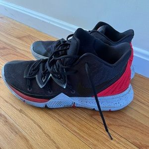 Nike Kyrie 5 bred